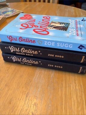 Girl Online Book Set - Blue and Black Covers